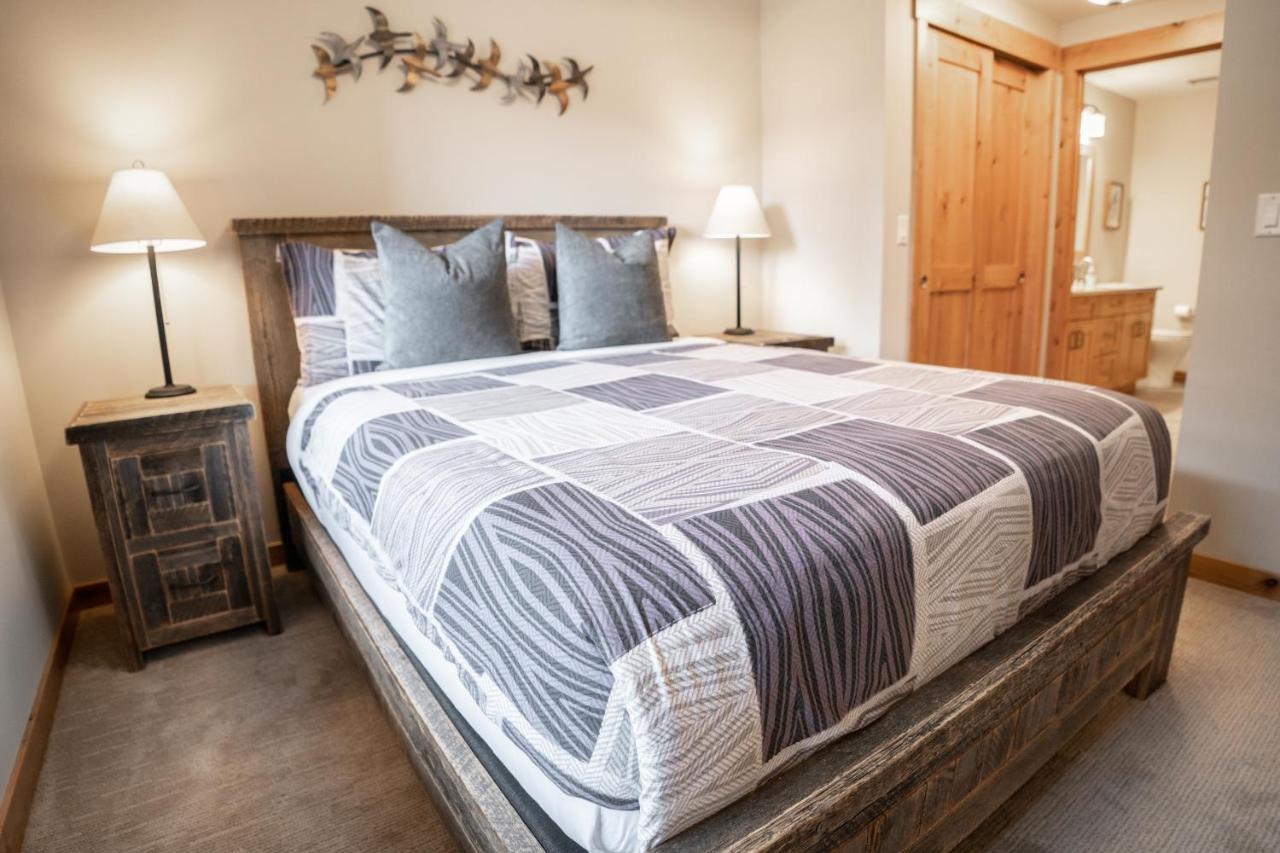 Spring Creek Luxury King One Bedroom At White Spruce Lodge Канмор Экстерьер фото